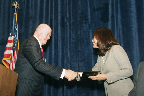 New State Bar President Patrick Kelly gets a congratulatory handshake from California Supreme Court Chief Justice Tani Cantil-Sakauye.<br />
<em>By S. Todd Rogers</em>
